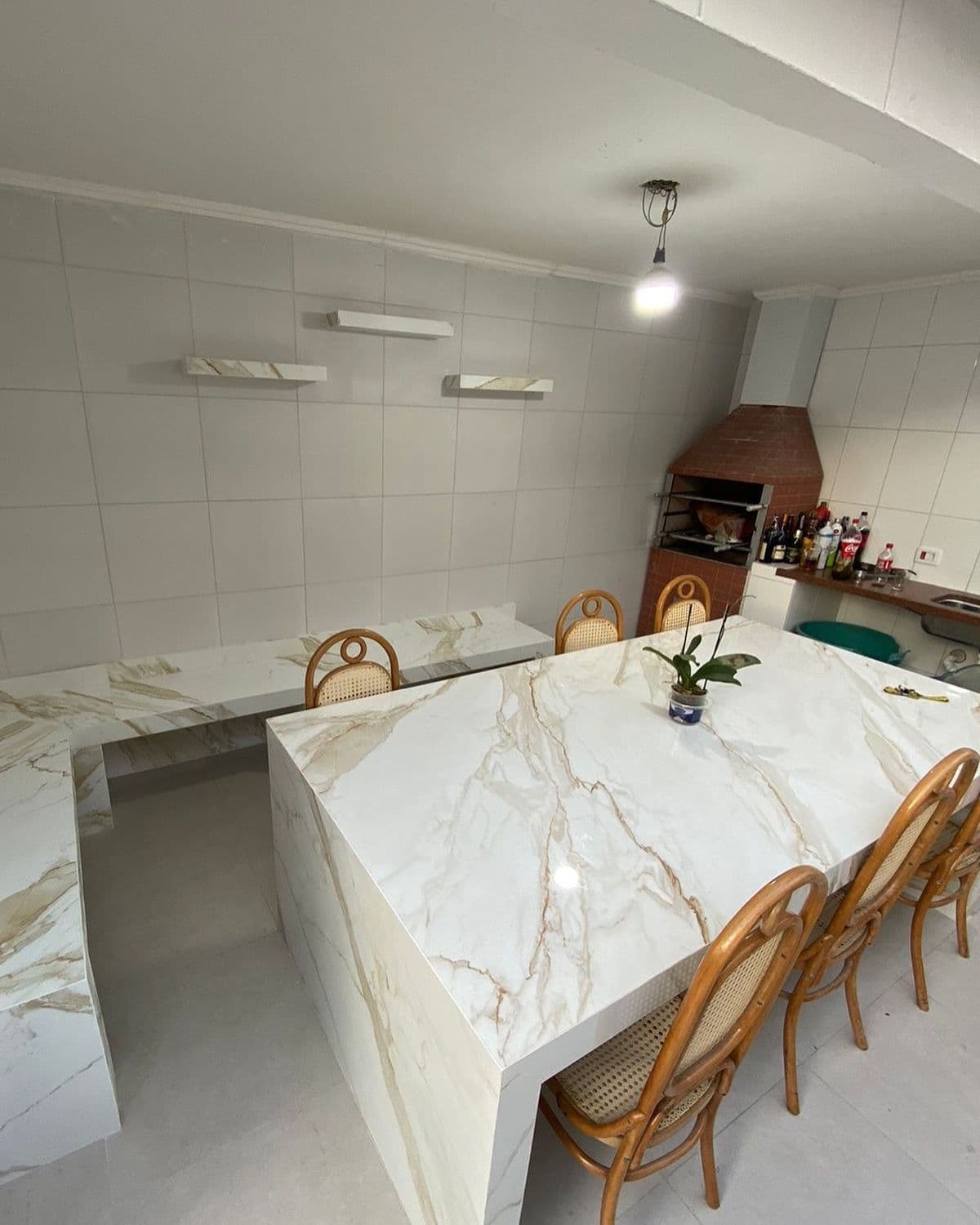Projeto de bancada em mármore executado pela Granitos Moura
